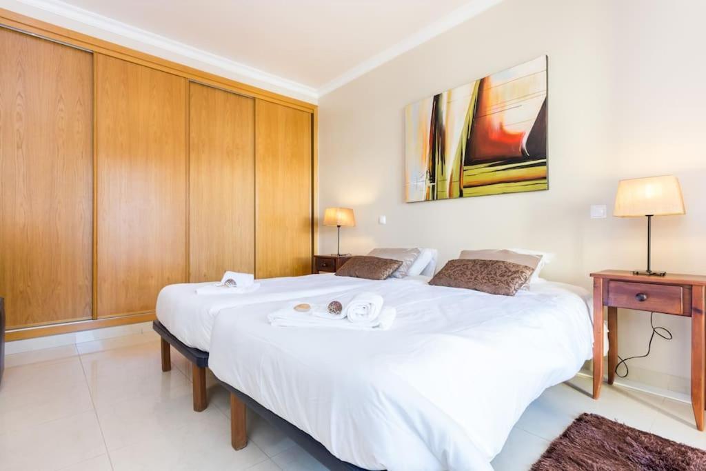 Sea Breeze Lagos Apartment Kültér fotó