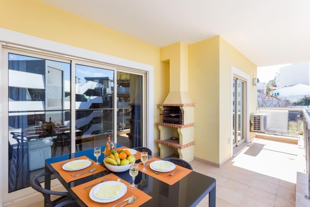 Sea Breeze Lagos Apartment Kültér fotó