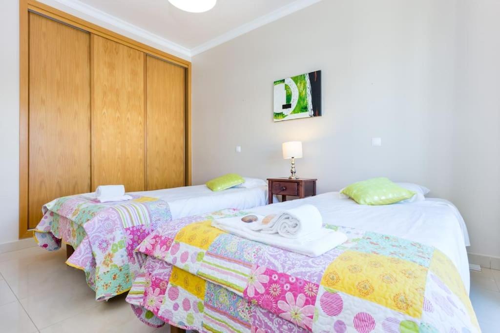 Sea Breeze Lagos Apartment Kültér fotó